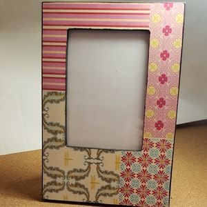 TERRI CONRAD DESIGN PICTURE FRAME HOLDS 5" X 7"